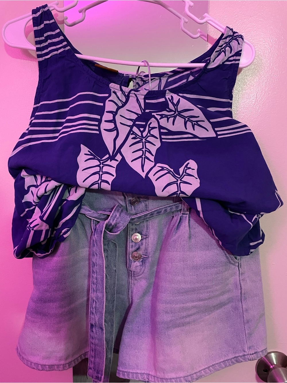 American Eagle women’s shorts size 10 L tank/like new faux suede poncho w/fringe - Picture 2 of 11